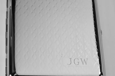 Cigarette Case Custom Engraved Personalized Double Sided 100s Cigarette Case with Diamond Pattern  -Hand Engraved