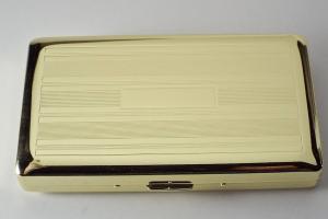 Custom Engraved Golden Cigarette Case Double Sided Linear Design 120s Personalized Cigarette Holder -Hand Engraved