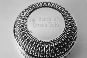 Custom Engraved Personalized Silver Plated Round Beaded Design Jewelry Trinket Box - Hand Engraved