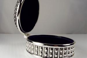 Custom Engraved Personalized Silver Plated Round Beaded Design Jewelry Trinket Box - Hand Engraved