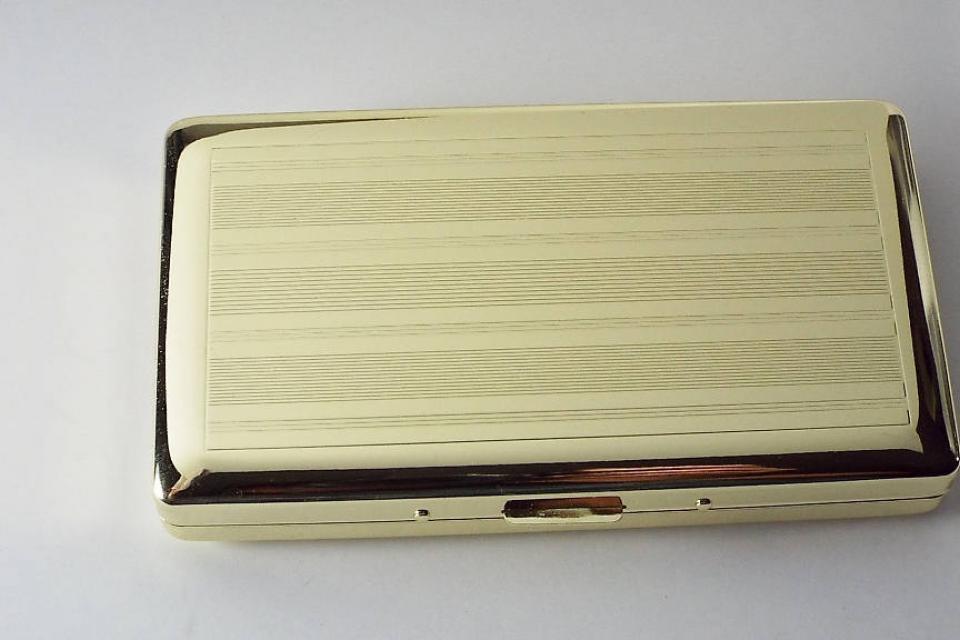 Custom Engraved Golden Cigarette Case Double Sided Linear Design 120s Personalized Cigarette Holder -Hand Engraved