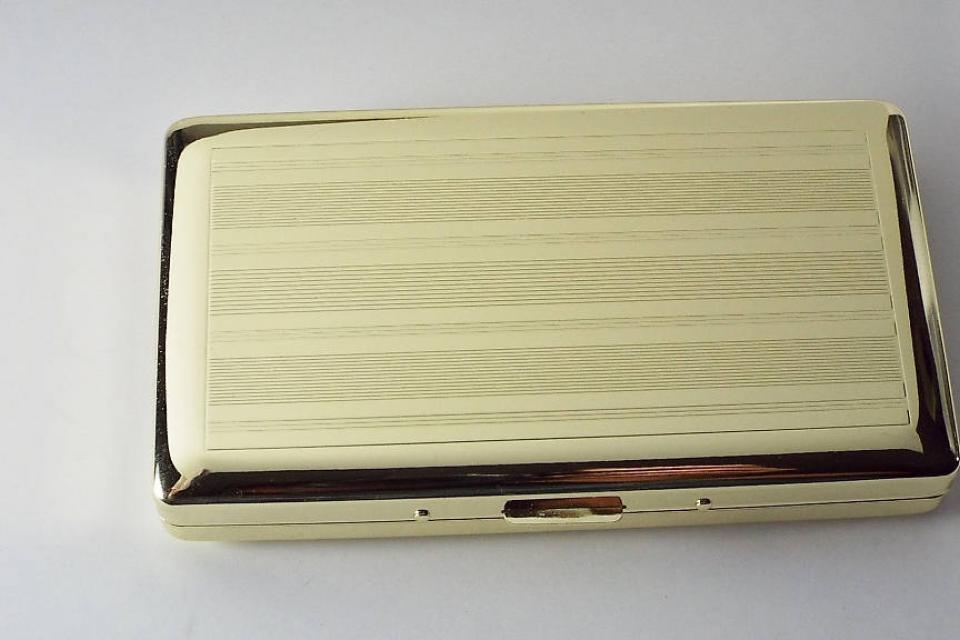 Custom Engraved Golden Cigarette Case Double Sided Linear Design 120s Personalized Cigarette Holder  -Hand Engraved