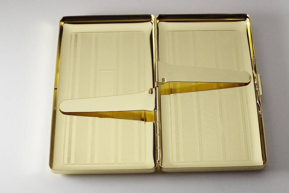 Custom Engraved Golden Cigarette Case Double Sided Linear Design 120s Personalized Cigarette Holder -Hand Engraved