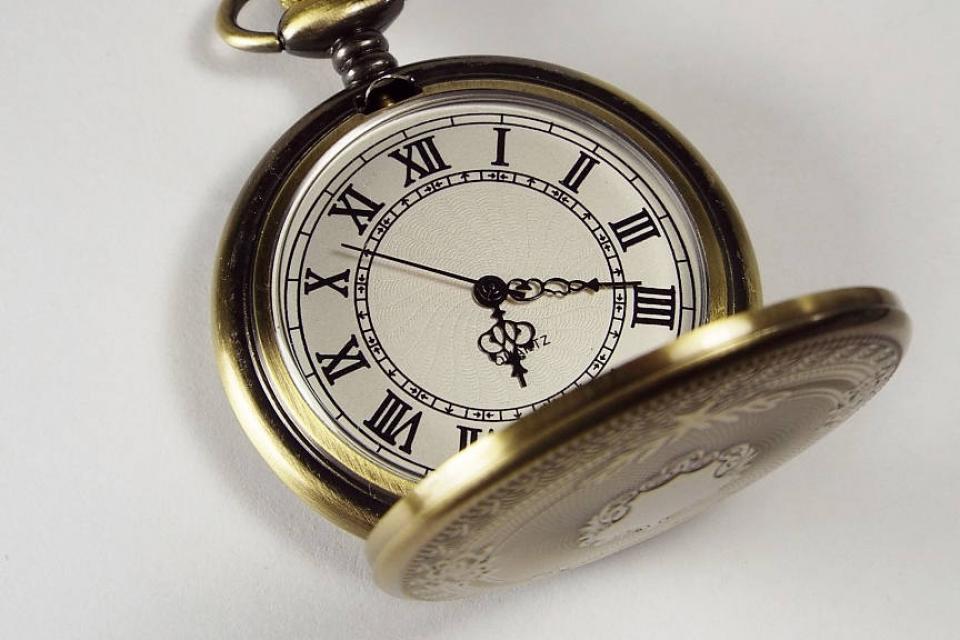 Engraved Pocket Watch Fancy Crest Cover Personalized Bronze Color Vintage Look Quartz Battery Operated - Hand Engraved