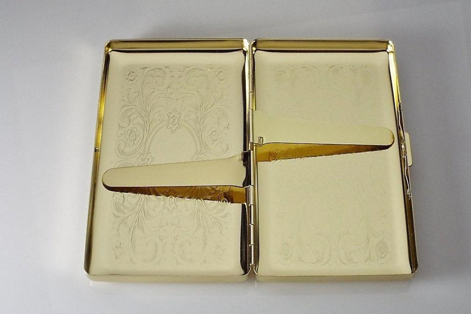 Personalized Golden 120s Cigarette Case Double Sided with Scroll Design Custom Engraved -Hand Engraved