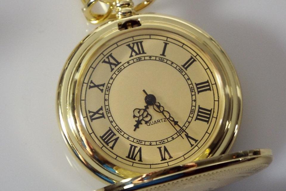 Engraved Pocket Watch Golden Crest Cover Personalized Quartz Battery Operated  - Hand Engraved