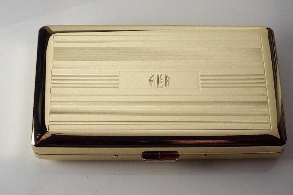Custom Engraved Golden Cigarette Case Double Sided Linear Design 120s Personalized Cigarette Holder -Hand Engraved