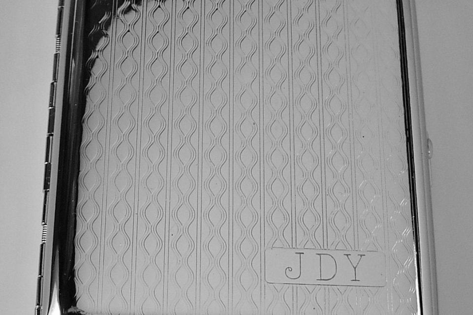 Cigarette Case Custom Engraved Personalized Double Sided 100s Cigarette Case with Diamond Pattern  -Hand Engraved