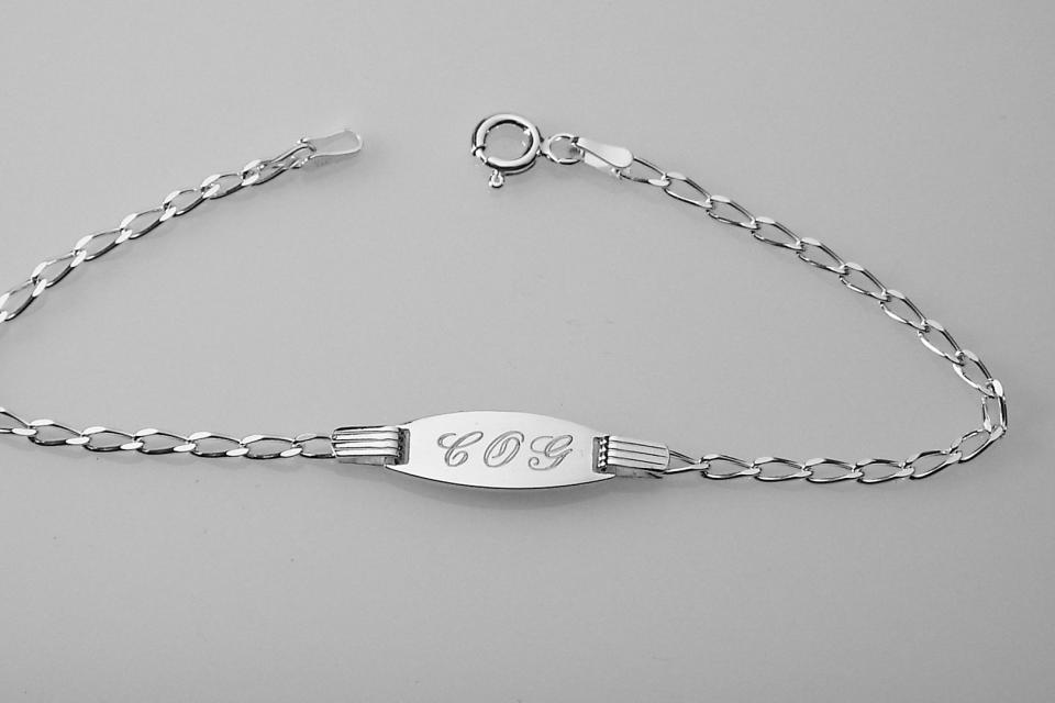 Custom Engraved Personalized Petite 7 Inch Sterling Silver Oval Curb Link ID Bracelet - Hand Engraved