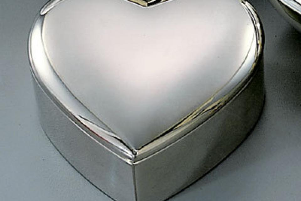 Custom Engraved Jewelry Trinket Box Non Tarnish Silver Mini Heart Shape  - Hand Engraved